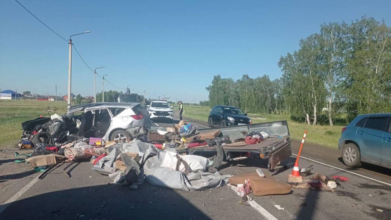 Место ДТП на автодороге Шадринск – Ялуторовск в Тюменской области. 18 июня 2024 - РИА Новости, 1920, 18.06.2024