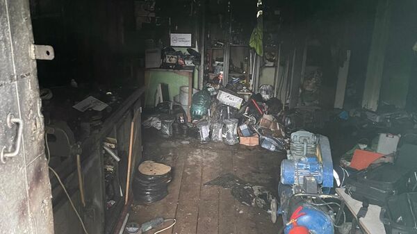 Место взрыва газа в подвале дома в Лобне