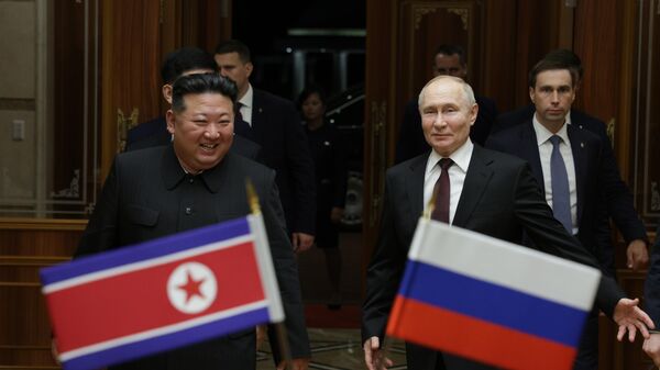Президент РФ Владимир Путин и председатель государственных дел Корейской Народно-Демократической Республики Ким Чен Ын