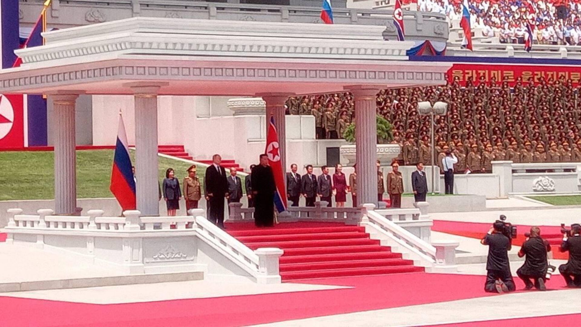 Церемония официальной встречи президента России Владимира Путина и лидера КНДР Ким Чен Ына - РИА Новости, 1920, 19.06.2024