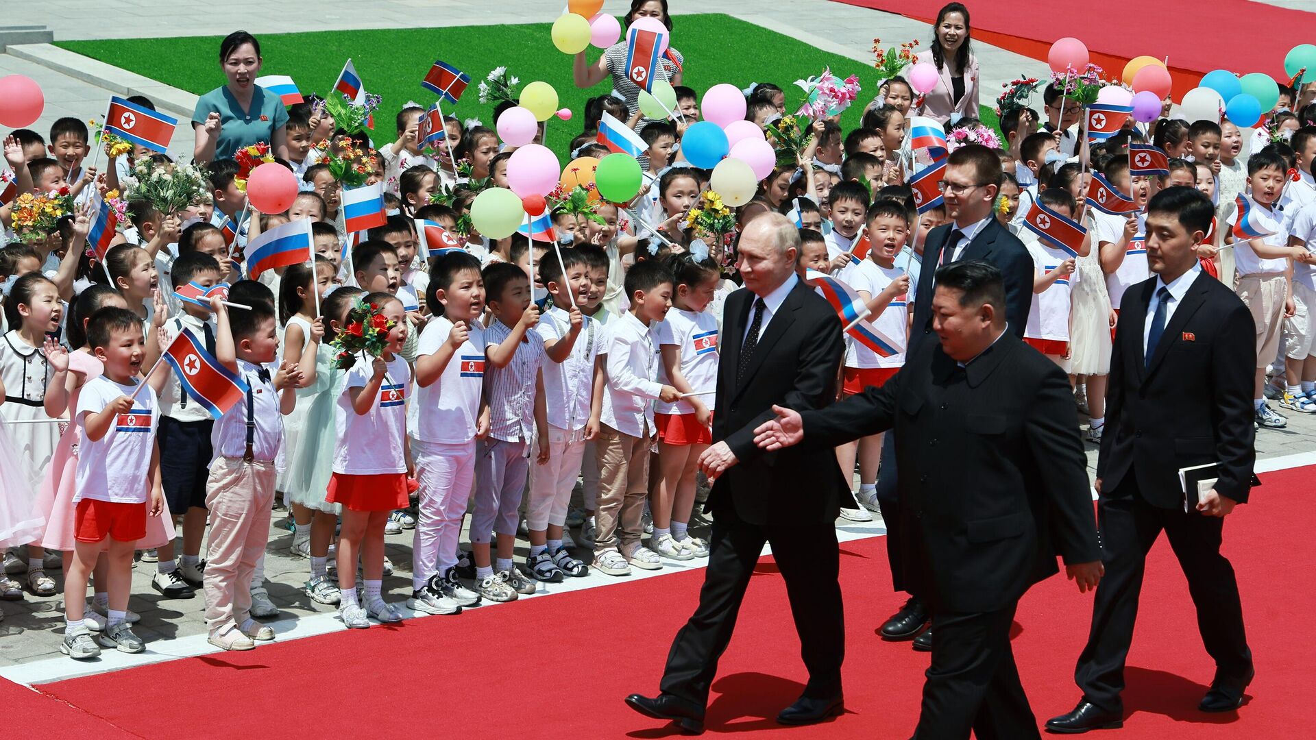 В Белом доме прокомментировали визит Путина в КНДР - РИА Новости, 19.06.2024