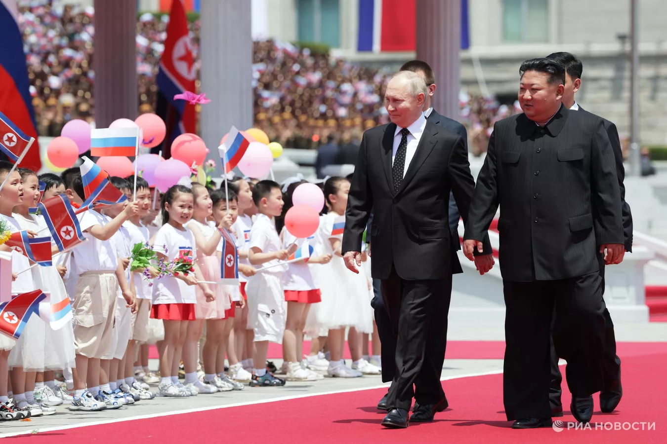 Церемония встречи Президента Владимира Путина в Пхеньяне © РИА Новости/POOL/ Владимир Смирнов