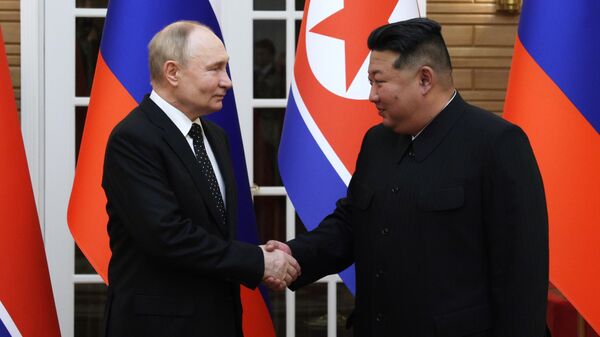 Путин и Ким Чен Ын завершили общение в формате тет-а-тет