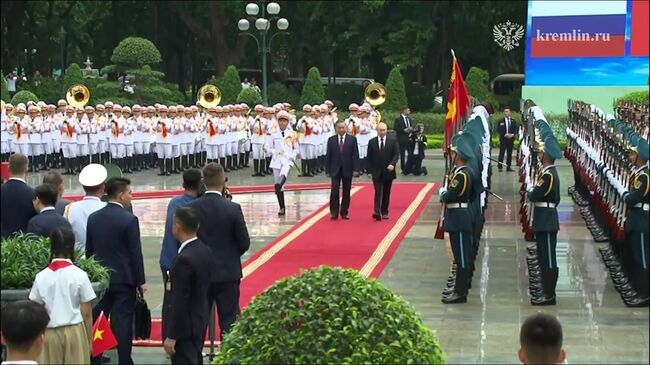 Церемония официальной встречи Путина президентом Вьетнама То Ламом