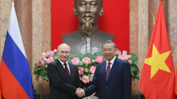 Вьетнам будет выступать за развитие отношений с Россией, заявил президент
