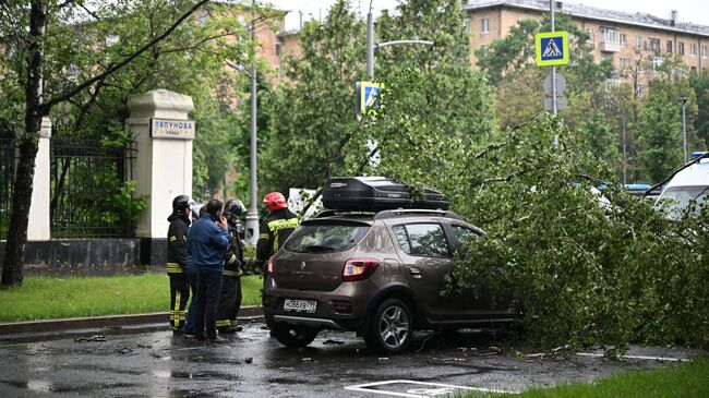 Последствия сильного дождя в Москве