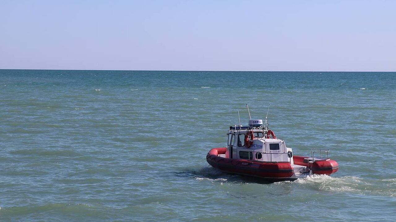 В Сочи спасатели нашли в море тело девушки - РИА Новости, 21.06.2024