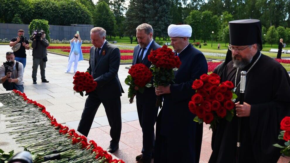 Церемония, посвящённая Дню памяти и скорби на Пискаревском мемориальном кладбище - РИА Новости, 1920, 22.06.2024