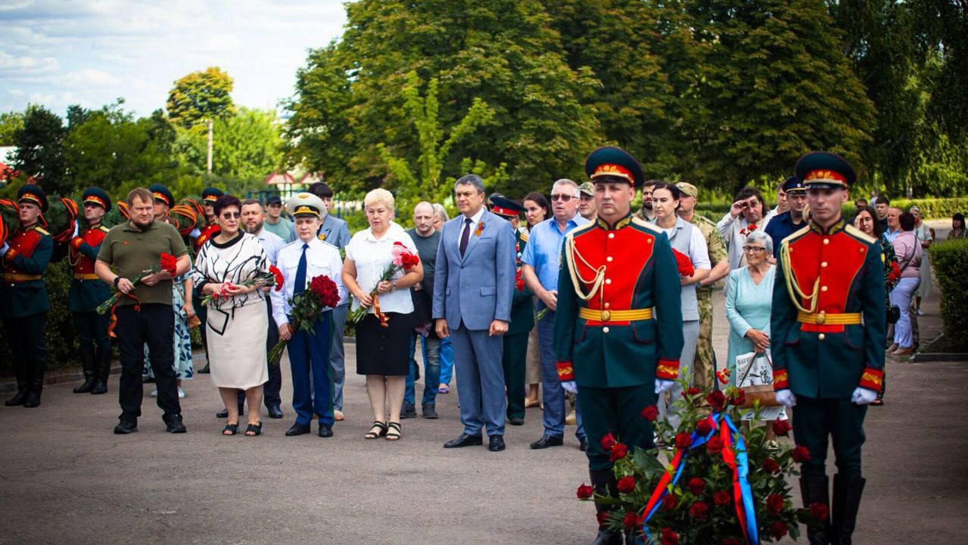 В Луганске почтили память погибших в годы Великой Отечественной войны - РИА  Новости, 22.06.2024