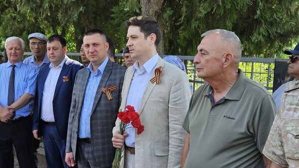 Акция Звезда памяти на русском кладбище в Душанбе