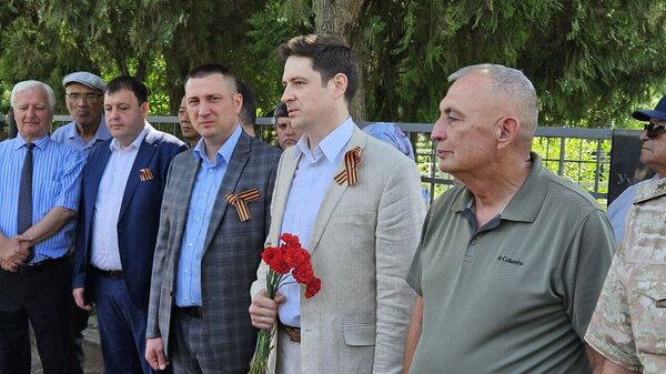 Акция Звезда памяти на русском кладбище в Душанбе