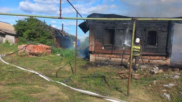 Место пожара в частном доме в селе Кроптово Пензенской области