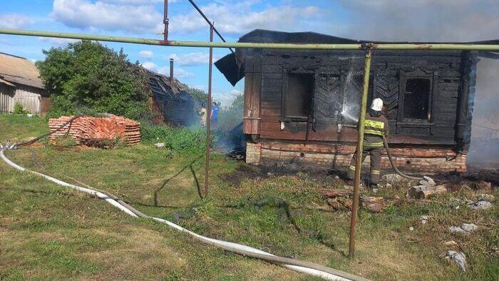 Место пожара в частном доме в селе Кроптово Пензенской области - РИА Новости, 1920, 22.06.2024