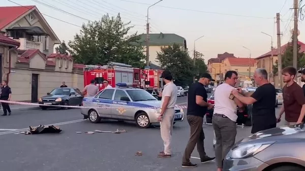 На месте нападения на сотрудников полиции в Махачкале На месте нападения на сотрудников полиции в Махачкале