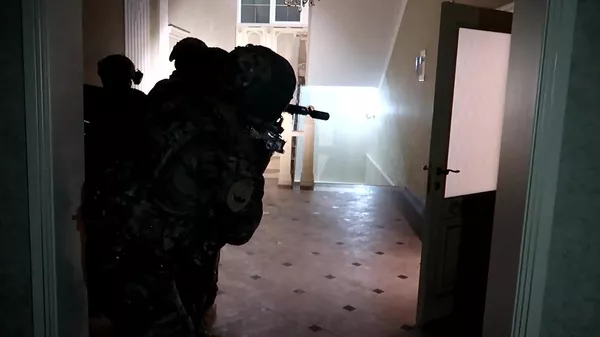 Сотрудники ФСБ в Дагестане, где были совершены вооруженные нападения на храмы и синагогу Сотрудники ФСБ в Дагестане, где были совершены вооруженные нападения на храмы и синагогу
