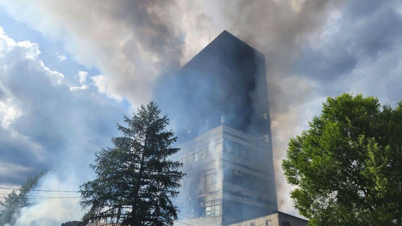 Пожар в здании во Фрязино начался на шестом этаже, заявил арендатор - РИА  Новости, 24.06.2024