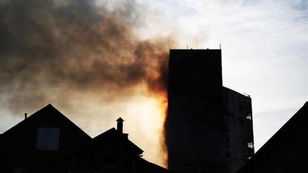 Около 50 компаний снимали помещения в горевшем во Фрязино здании