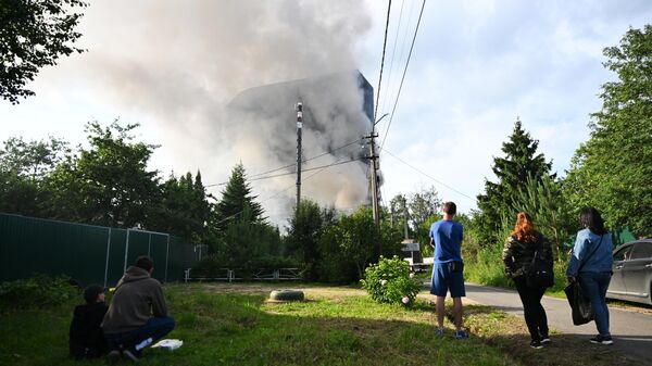 Расследование крупного пожара во Фрязино может занять еще две недели
