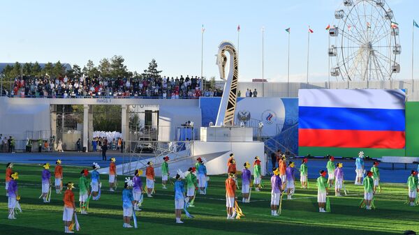 Церемония открытия VIII Международных спортивных игр Дети Азии на стадионе Туймаада в Якутске