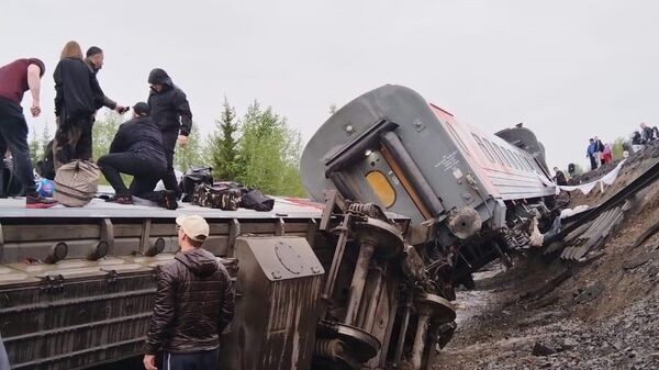 Место происшествия, где девять вагонов пассажирского поезда № 511 Воркута — Новороссийск сошли с рельсов на перегоне в Коми