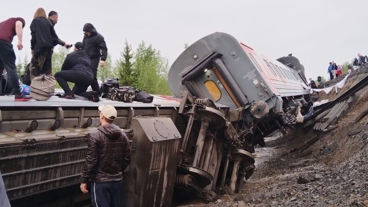 В Коми сошли с рельсов девять вагонов поезда Воркута — Новороссийск - РИА  Новости, 26.06.2024