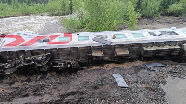 Место происшествия, где девять вагонов пассажирского поезда № 511 Воркута — Новороссийск сошли с рельсов на перегоне в Коми