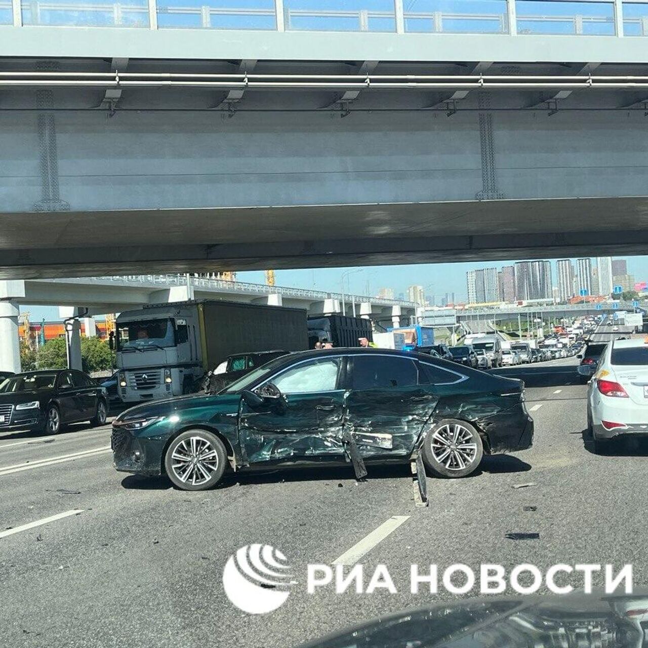 В Москве на Волгоградском проспекте произошло массовое ДТП - РИА Новости,  27.06.2024