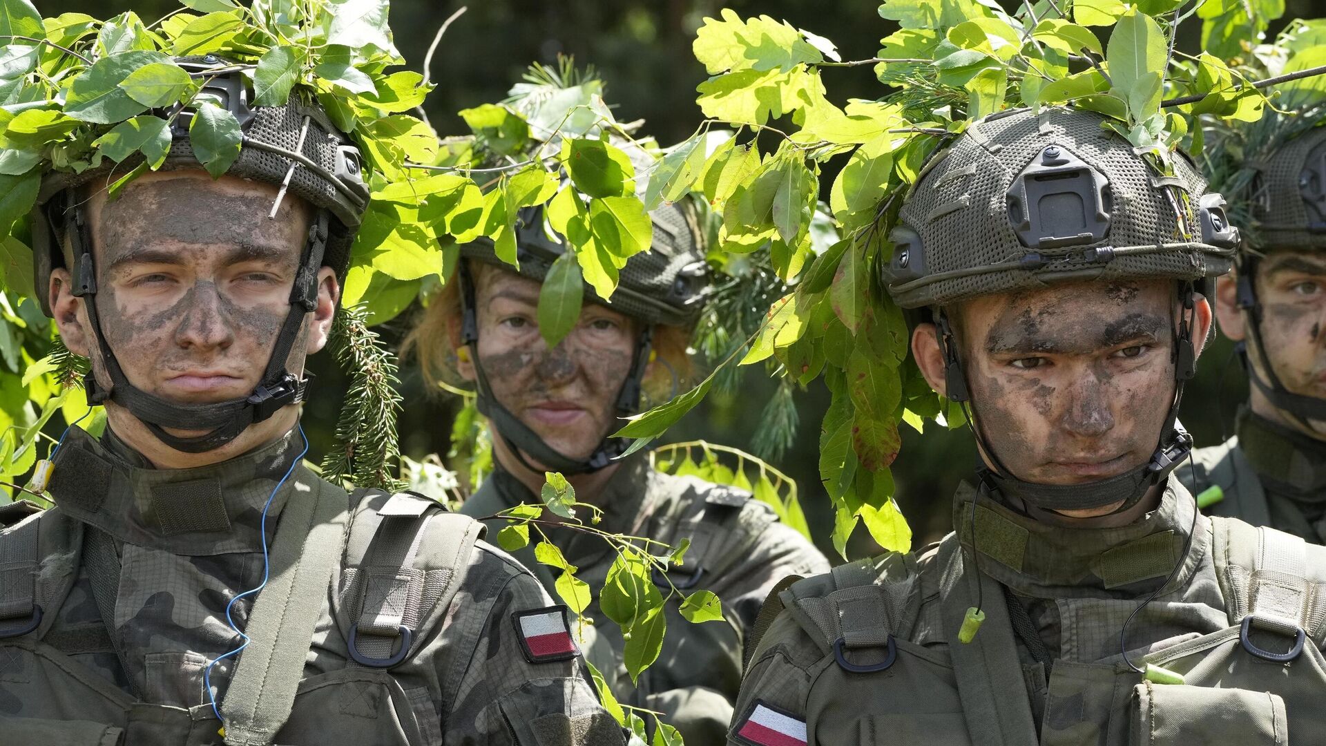 Участники программы по добровольной военной подготовке Каникулы с армией в Новогруде, Польша - РИА Новости, 1920, 27.06.2024