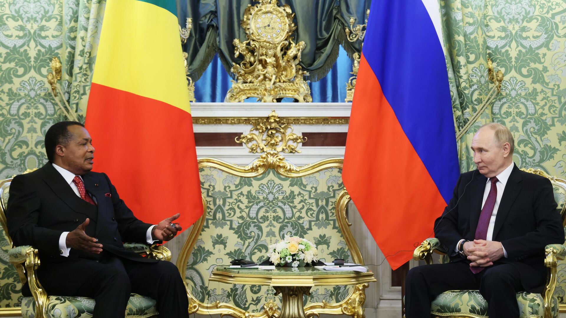 Президент РФ Владимир Путин и президент Конго Дени Сассу-Нгессо во время встречи - РИА Новости, 1920, 28.06.2024