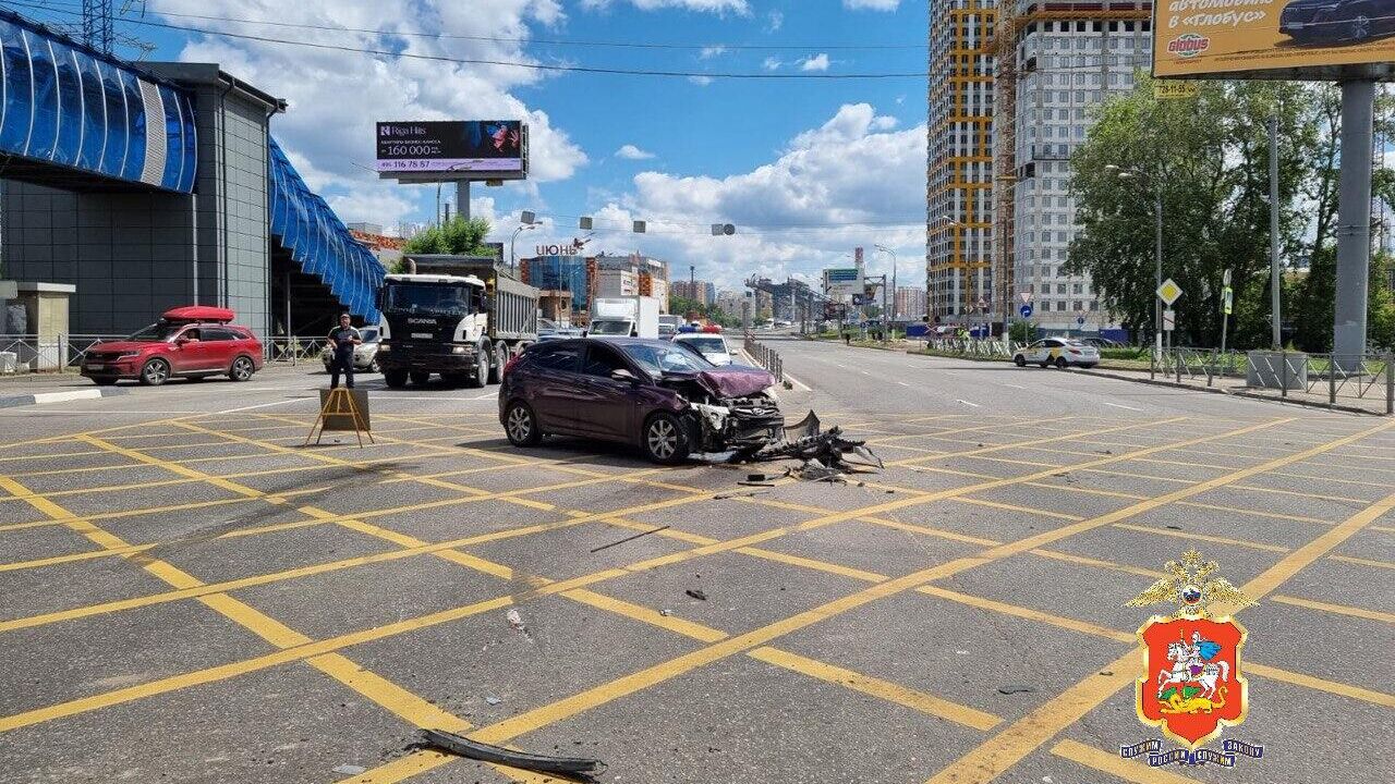 В Подмосковье машина скорой перевернулась при ДТП - РИА Новости, 27.06.2024