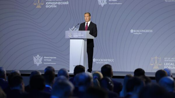 Медведев отметил важность участия юристов из стран Глобального Юга в ПМЮФ