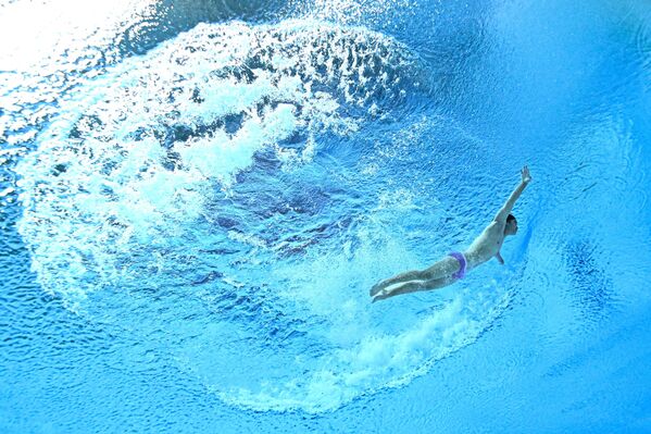 Сайрус Д Амико Монтес (Аргентина) в соревнованиях по прыжкам в воду с трамплина 3 метра среди мужчин на Играх БРИКС в Казани