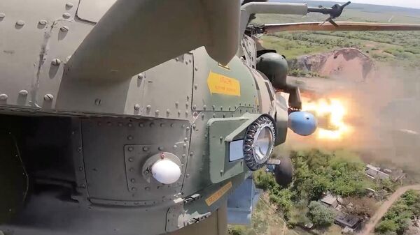 Экипаж вертолета Ми-28НМ поразил подразделения ВСУ в зоне ответственности группировки войск Восток
