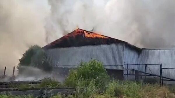 Место пожара на складе в Братске Иркусткой области