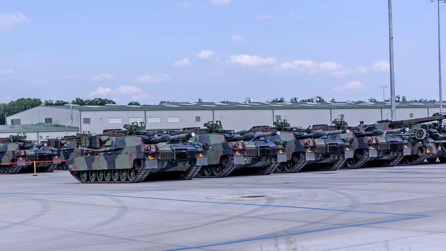 Танки M1 Abrams , переброшенные на новую американскую базу НАТО в Польше. 30 июня 2024 - РИА Новости, 1920, 30.06.2024