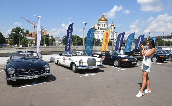 Автомобили, участвующие в ретроралли На семи холмах в Москве