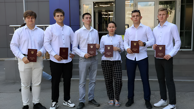 Первые 700 липецких выпускников получили дипломы Профессионалитета
