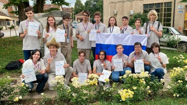 Российские школьники завоевали 13 медалей на EGeo 2024