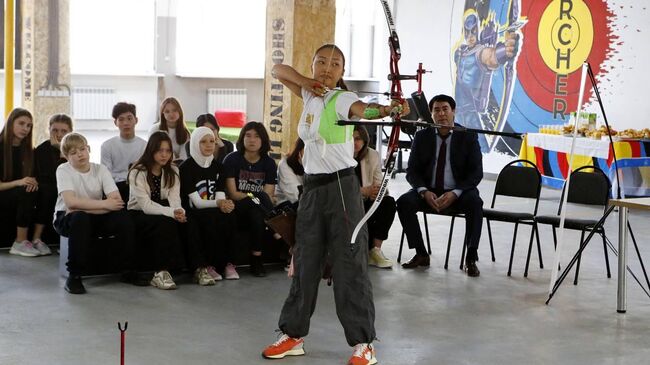 Выпускница Игр Дети Азии провела мастер-класс по стрельбе из лука