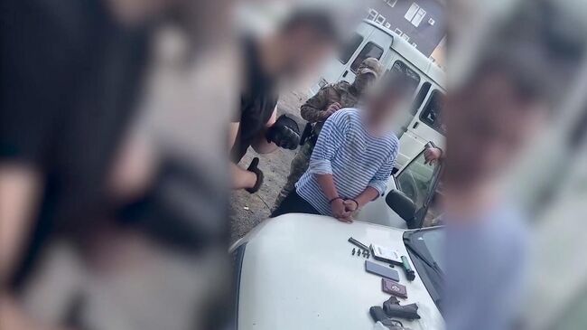 Задержание мужчины, который незаконно использовал атрибутику и форму МВД России в Хабаровске