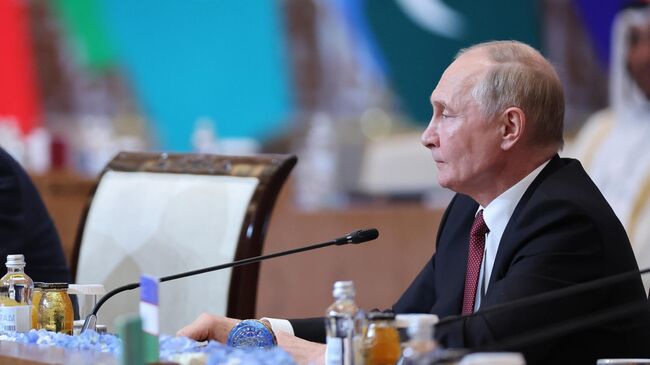Президент РФ Владимир Путин и президент Республики Казахстан Касым-Жомарт Токаев на встрече в формате ШОС плюс