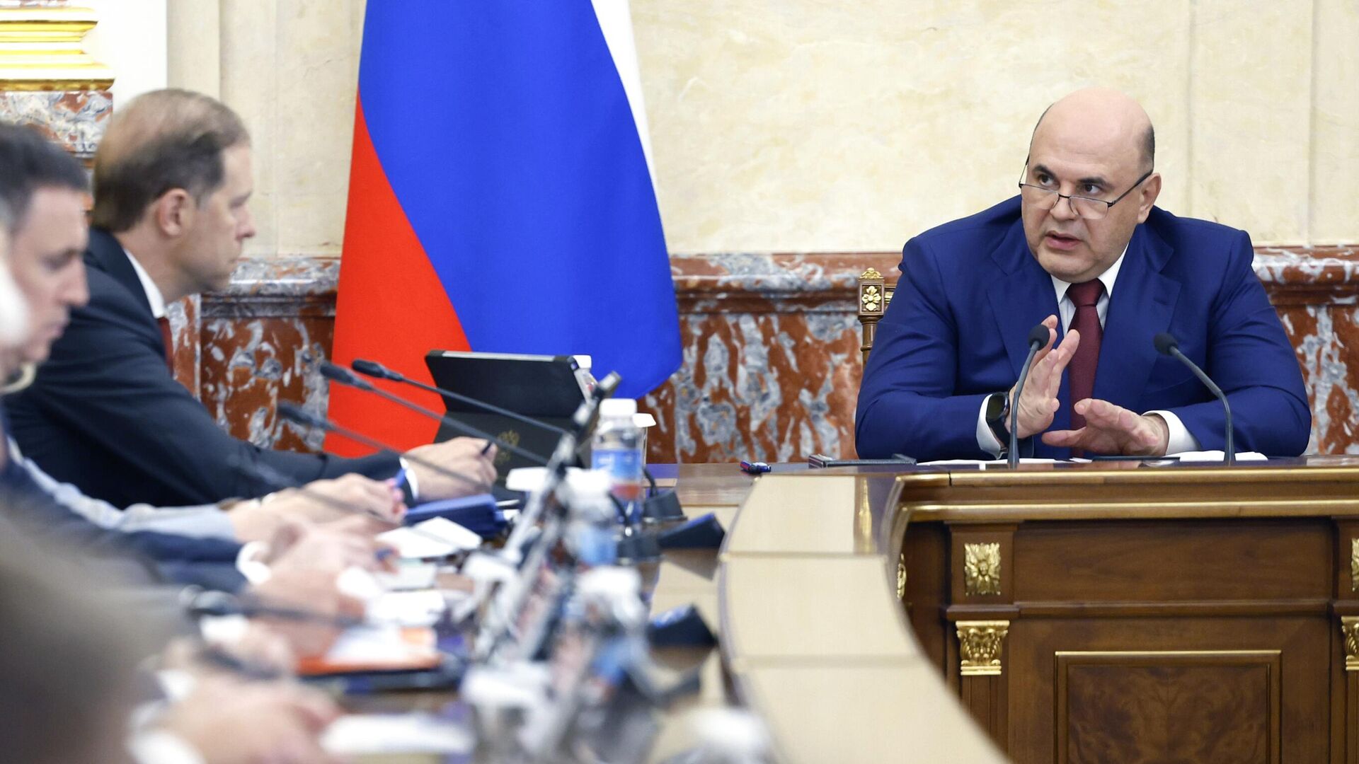 Председатель правительства РФ Михаил Мишустин проводит совещание с членами кабинета министров РФ - РИА Новости, 1920, 03.10.2025