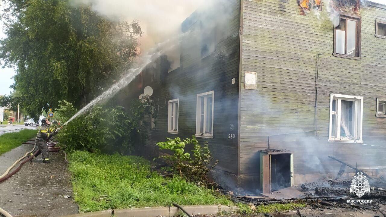 В Вологодской области сгорел дом, где прописаны 45 человек - РИА Новости,  05.07.2024