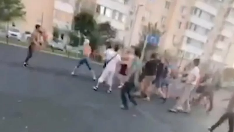 Массовая драка между местными жителями и мигрантами в Краснодаре - РИА Новости, 1920, 07.07.2024