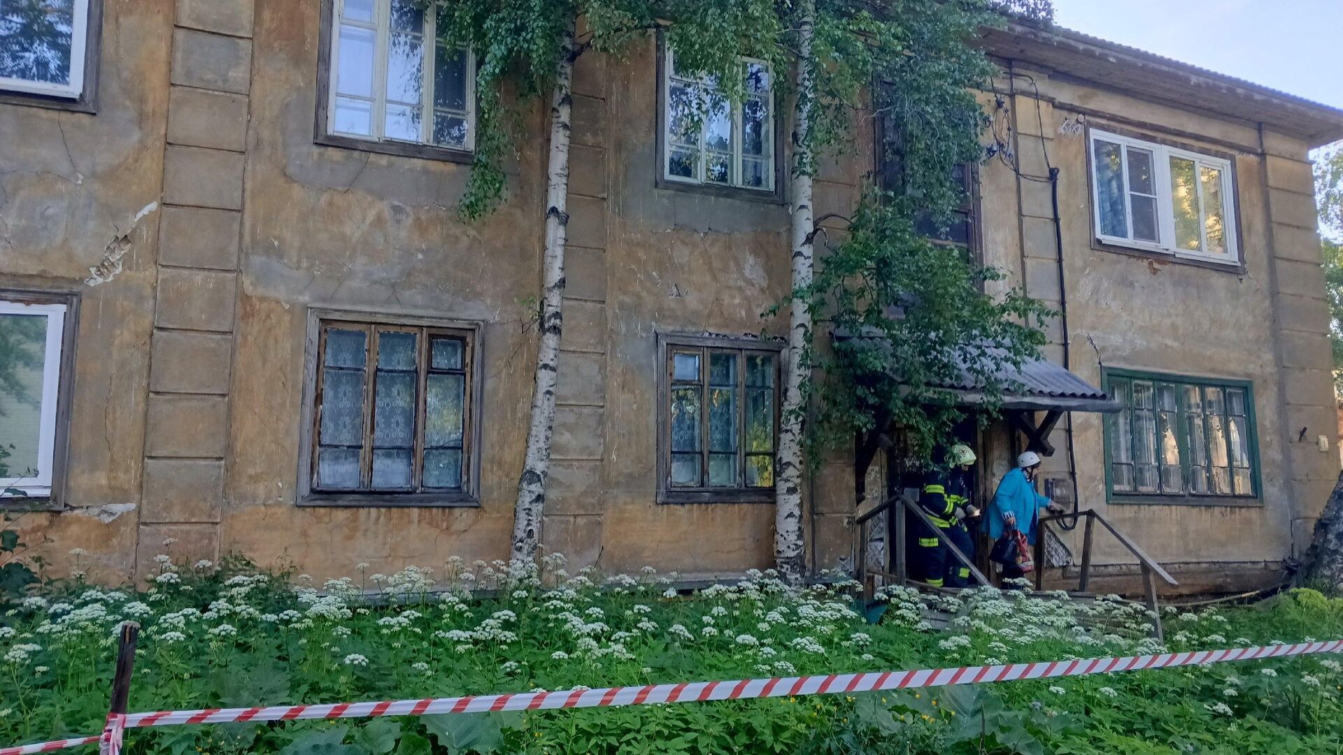 В Архангельске жилой дом сошел со свай, жильцов эвакуировали - РИА Новости,  08.07.2024