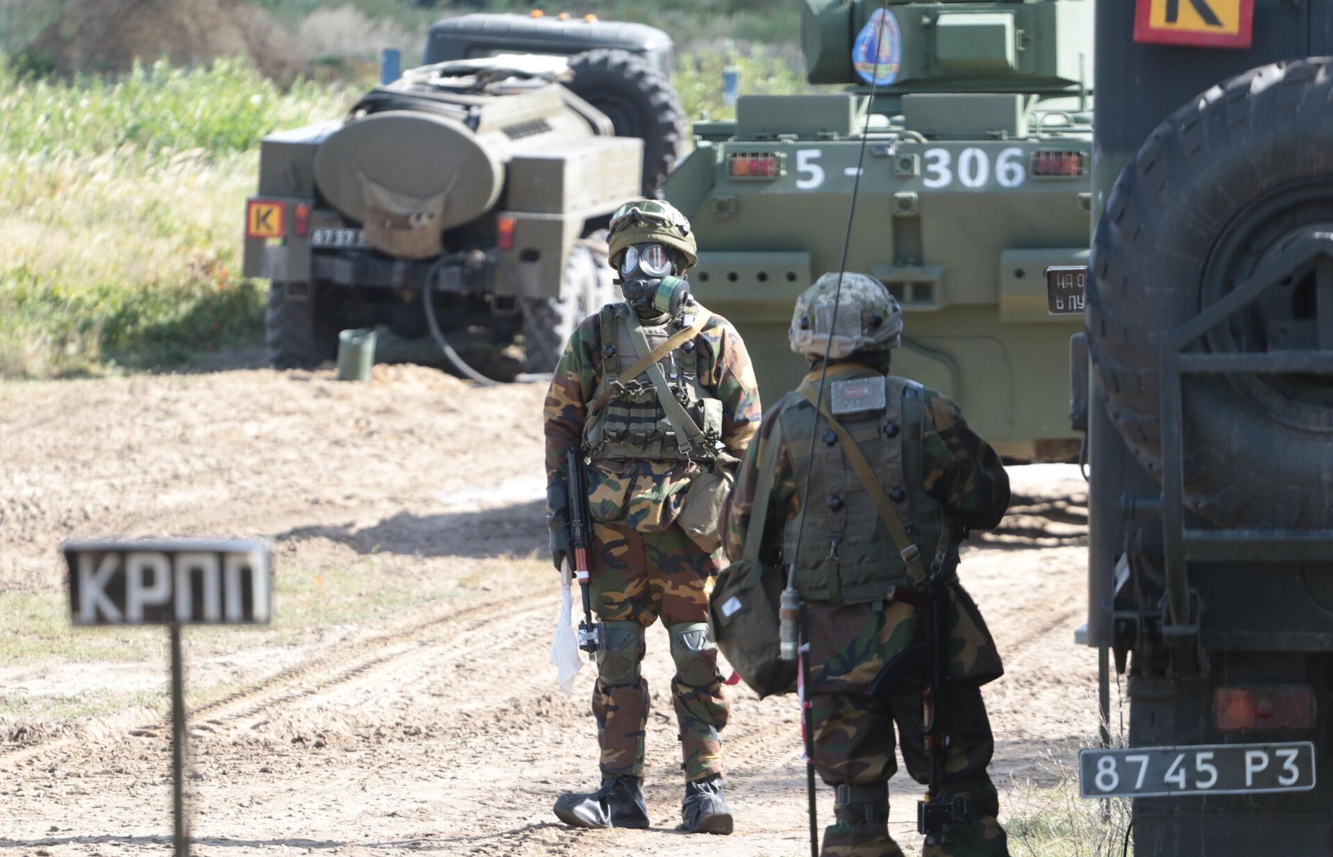 Украинские военнослужащие во время учений Украинские военнослужащие во время учений - РИА Новости, 1920, 22.08.2025