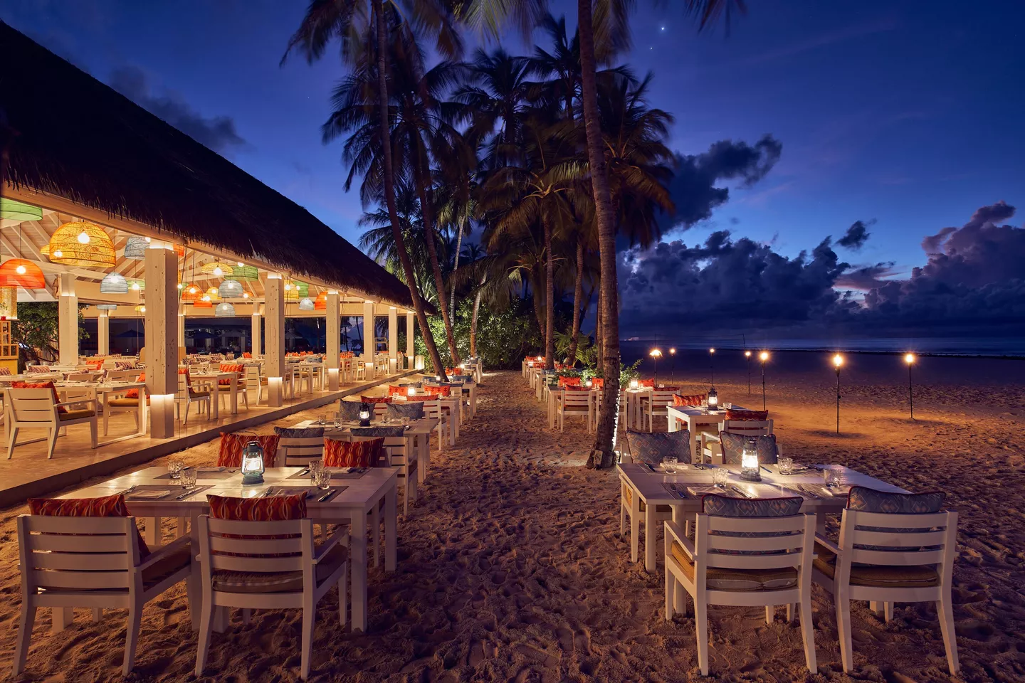 Мальдивы. Ужин на пляже в отеле Finolhu Baa Atoll Maldives