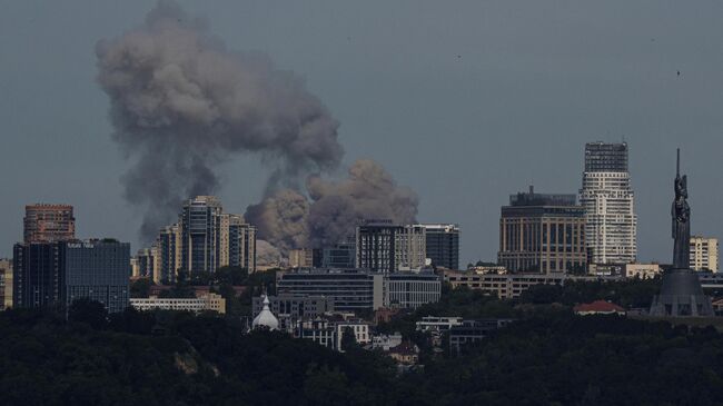Дым в Киеве, 8 июля 2024г.