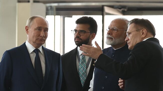 Путин рассказал Моди о попытках Запада ликвидировать российский атом