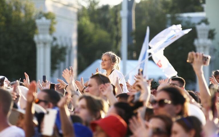 Выставка Россия. Гала-концерт Нас миллионы, посвященный Дню семьи, любви и верности